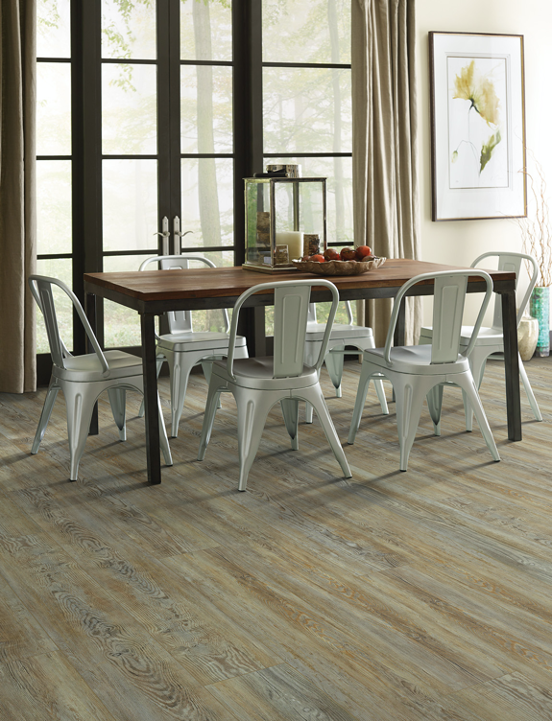 مثال على أرضية خشبية فاخرة من الفينيل الأنيق